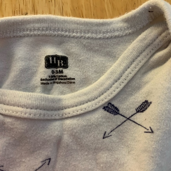 HB‎ soft cotton onesie - Picture 2 of 4